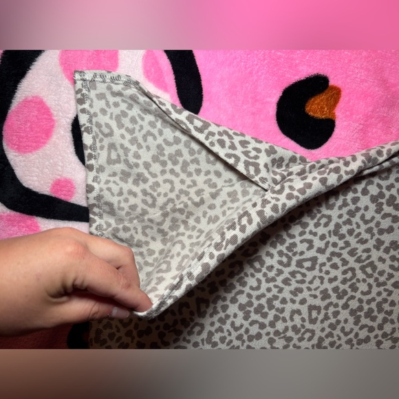 American Eagle Pullover - Picture 5 of 8